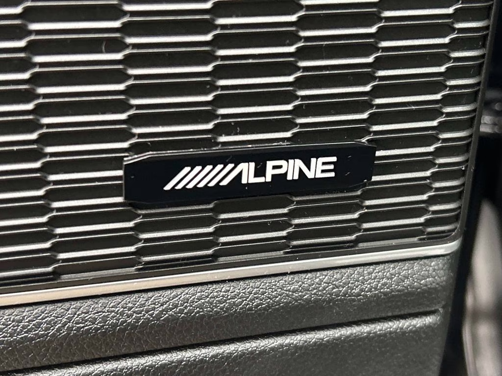 2024 Diamond Black Crystal Pearlcoat Jeep Grand Cherokee 4xe 4X4 SUV