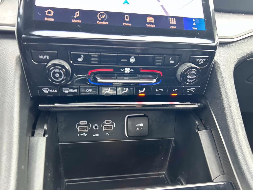 2024 Diamond Black Crystal Pearlcoat Jeep Grand Cherokee 4xe 4X4 SUV