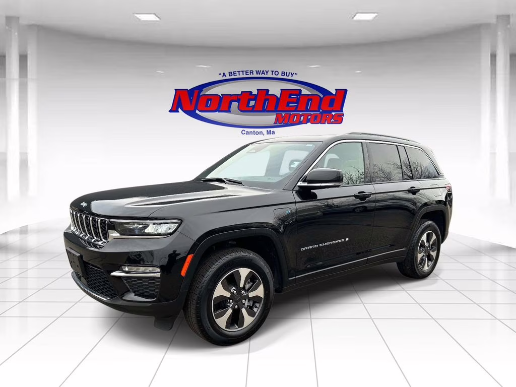 2024 Diamond Black Crystal Pearlcoat Jeep Grand Cherokee 4xe 4X4 SUV