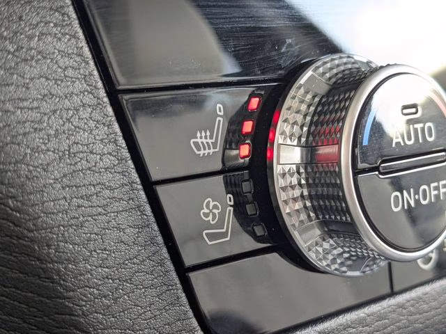 2025 Black Diamond/Alloy Silver Roof Mitsubishi Outlander Platinum Edition AWD SUV