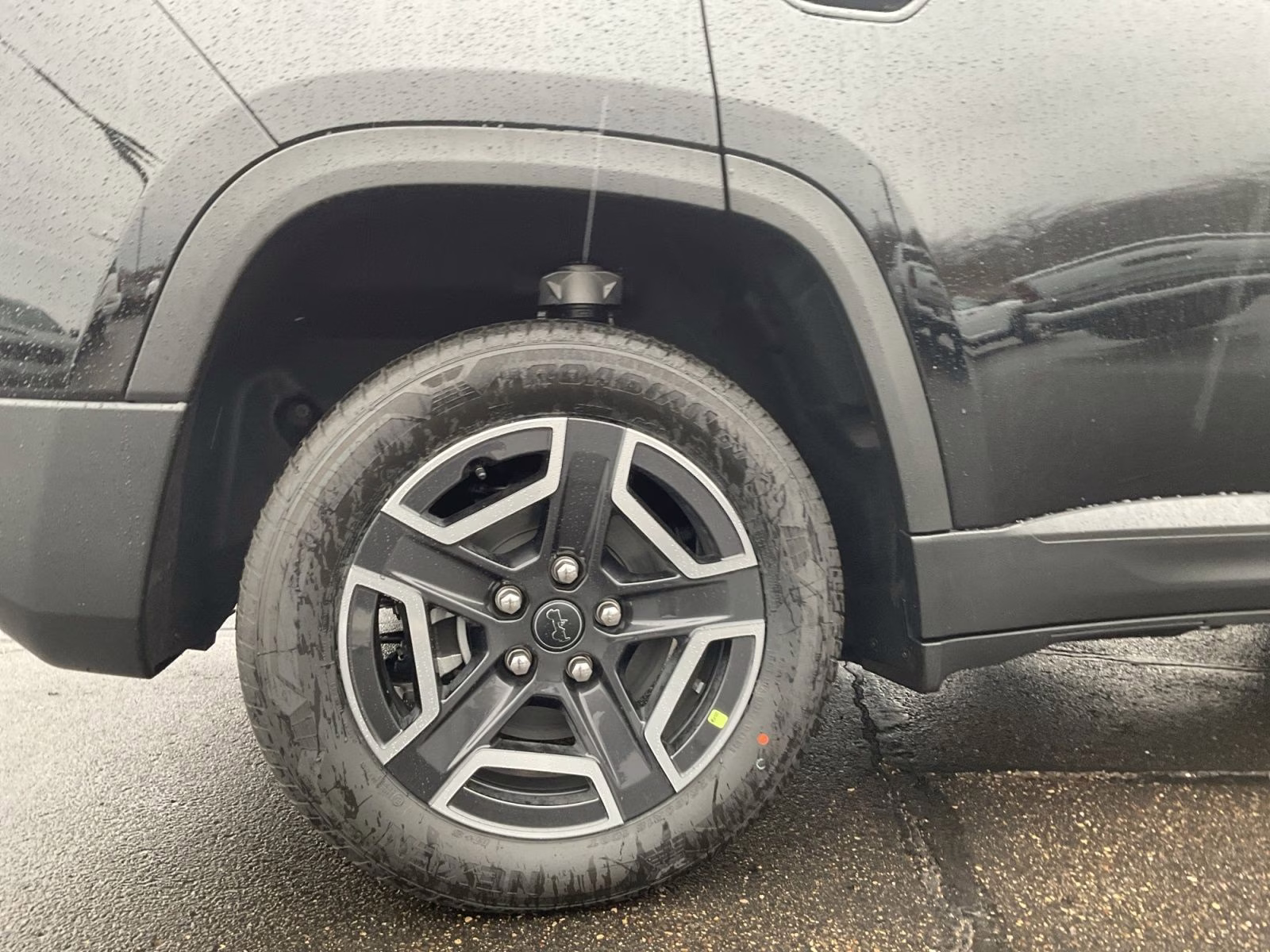 2026 Diamond Black Crystal Pearlcoat Jeep Cherokee Limited 4X4 SUV