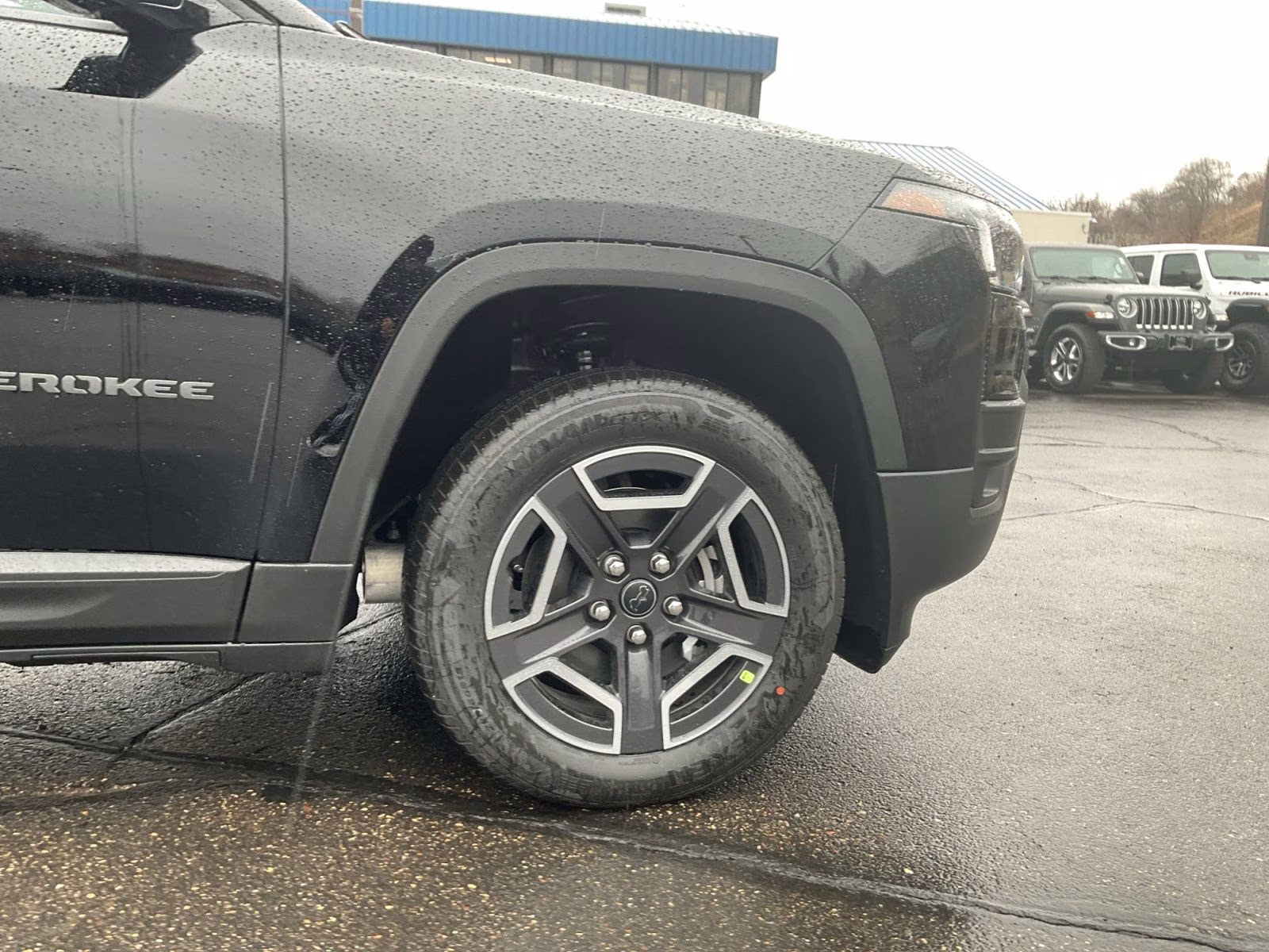 2026 Diamond Black Crystal Pearlcoat Jeep Cherokee Limited 4X4 SUV