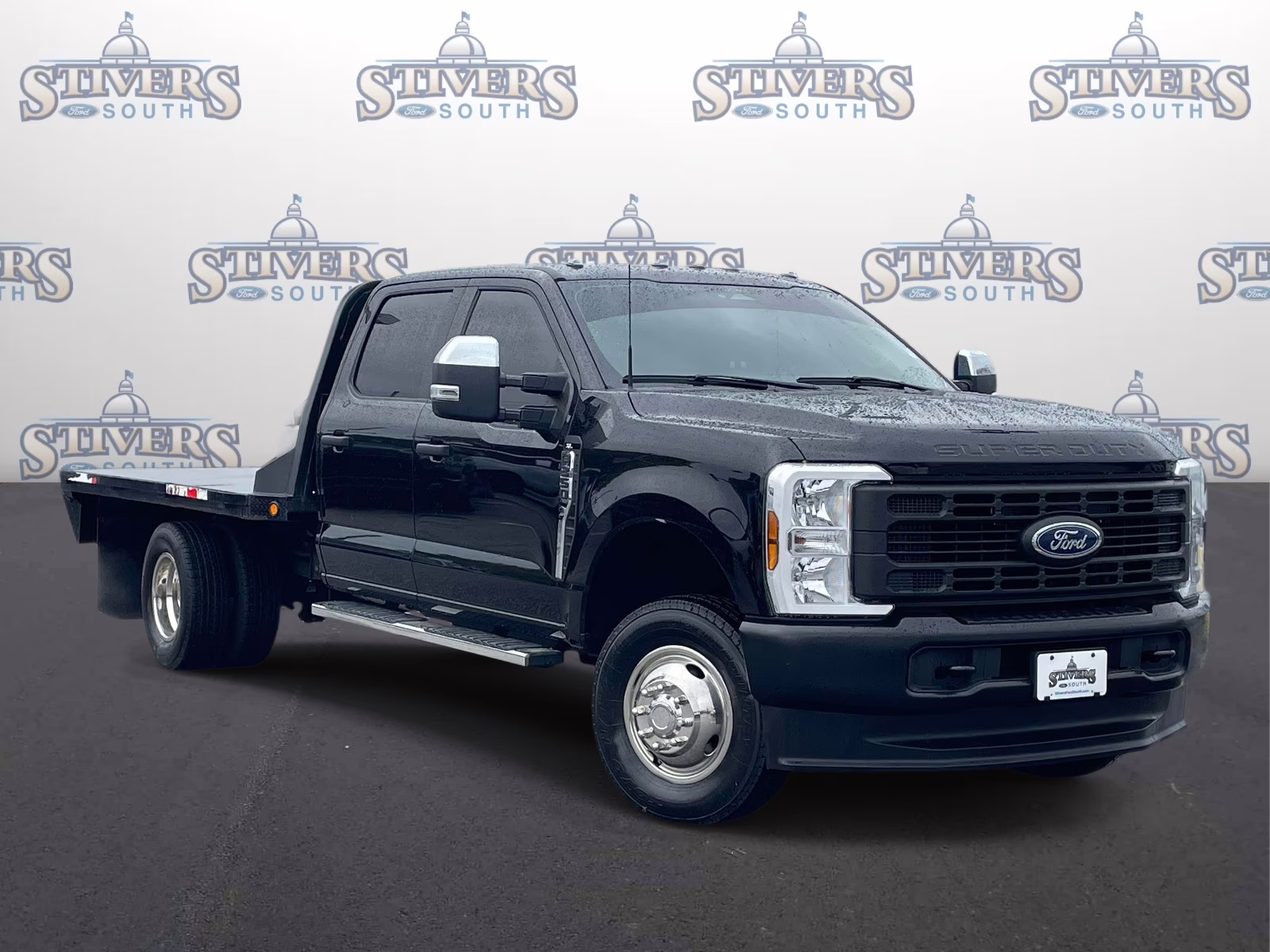 2024 Agate Black Metallic Ford F-350SD XL Flatbed 4X4 Chassis