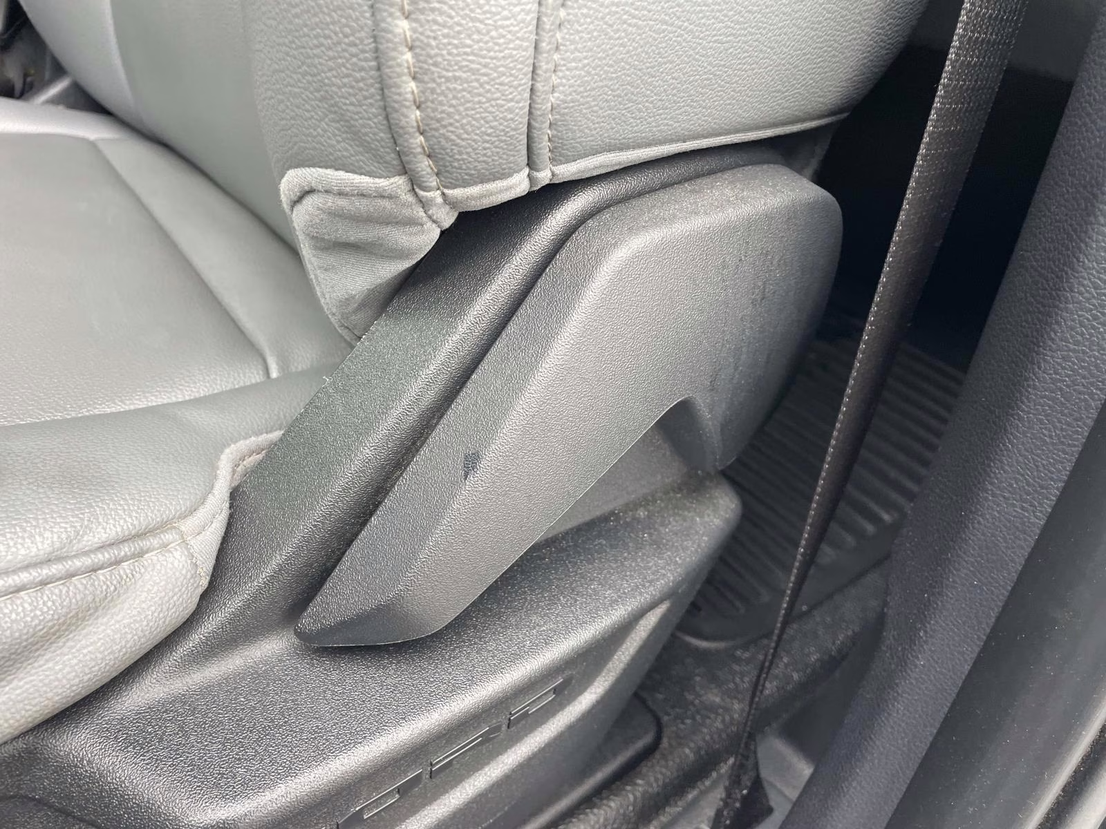 2024 Agate Black Metallic Ford F-350SD XL Flatbed 4X4 Chassis