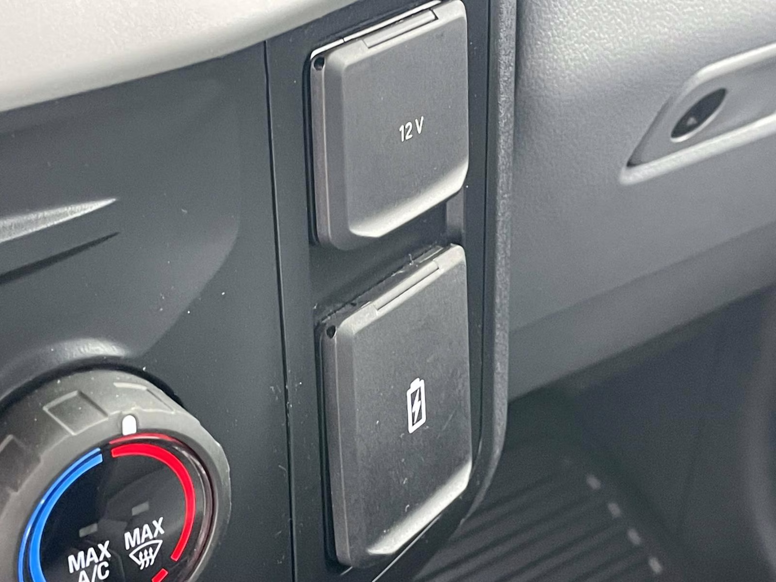 2024 Agate Black Metallic Ford F-350SD XL Flatbed 4X4 Chassis