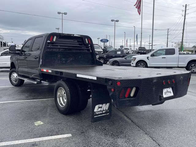 2024 Agate Black Metallic Ford Super Duty F-350 DRW XL Flatbed 4X4 Chassis