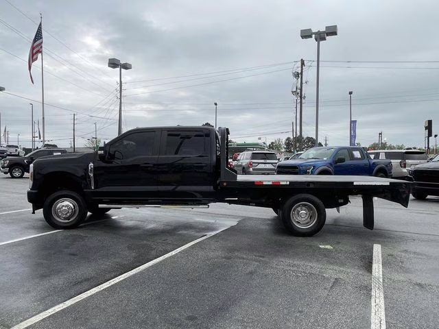 2024 Agate Black Metallic Ford Super Duty F-350 DRW XL Flatbed 4X4 Chassis