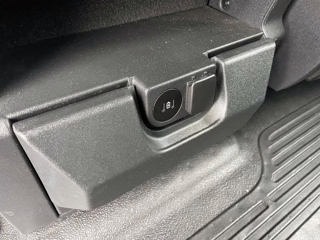 2024 Agate Black Metallic Ford Super Duty F-350 DRW XL Flatbed 4X4 Chassis