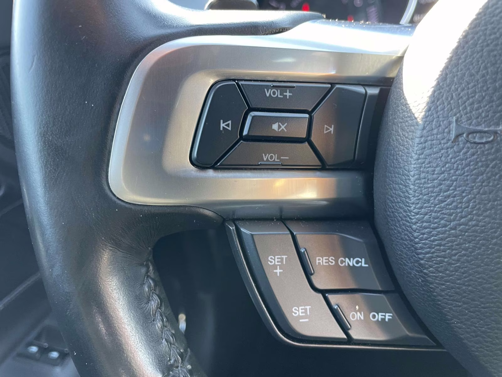 2019 Magnetic Metallic Ford Mustang EcoBoost Premium RWD Coupe