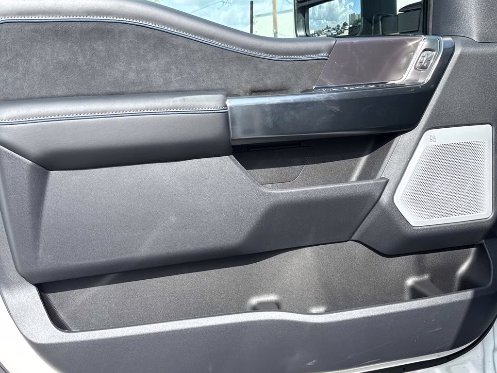 2026 Star White Metallic Tri-Coat Ford Super Duty F-250 SRW Platinum 4X4 Truck