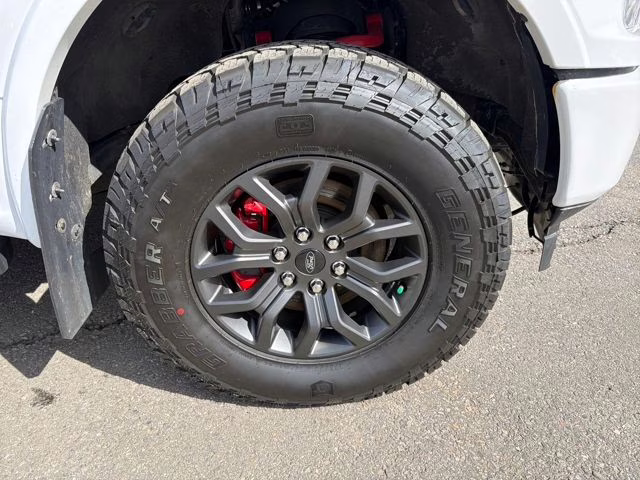 2019 White Ford F-150 Lariat 4X4 Truck