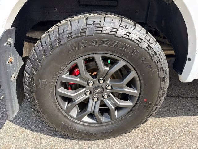 2019 White Ford F-150 Lariat 4X4 Truck