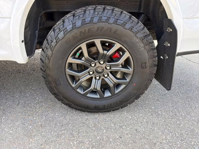 2019 White Ford F-150 Lariat 4X4 Truck