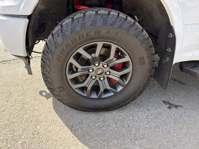 2019 White Ford F-150 Lariat 4X4 Truck