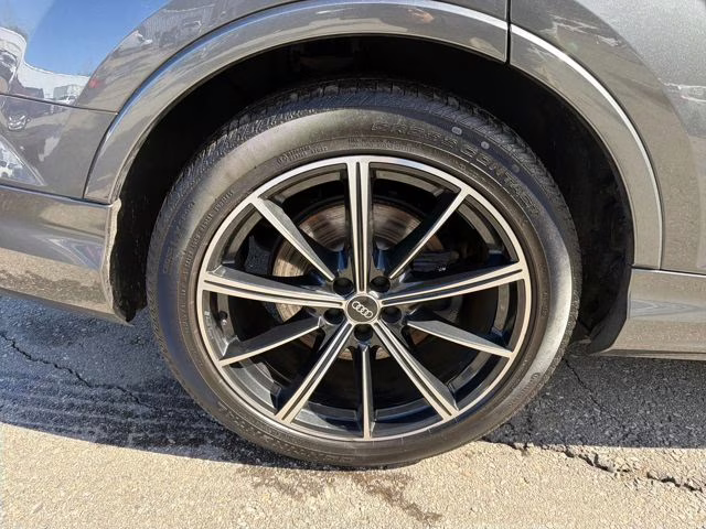 2021 Gray Audi SQ7 Prestige AWD SUV