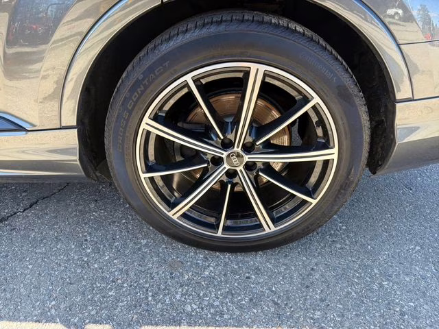 2021 Gray Audi SQ7 Prestige AWD SUV