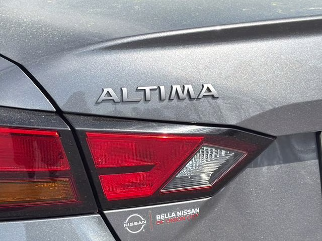 2024 Gun Metallic Nissan Altima 2.5 SR FWD Sedan