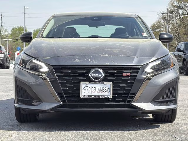 2024 Gun Metallic Nissan Altima 2.5 SR FWD Sedan