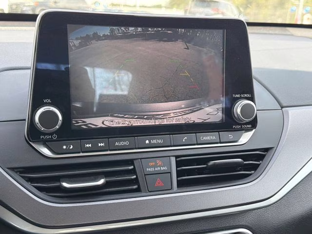 2024 Gun Metallic Nissan Altima 2.5 SR FWD Sedan