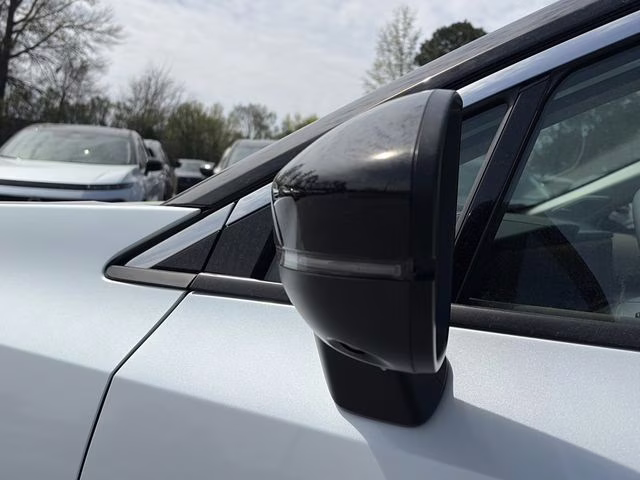 2026 Everest White Pearl/Black Nissan Murano Platinum AWD SUV