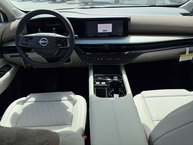 2026 Everest White Pearl/Black Nissan Murano Platinum AWD SUV