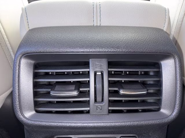 2026 Everest White Pearl/Black Nissan Murano Platinum AWD SUV