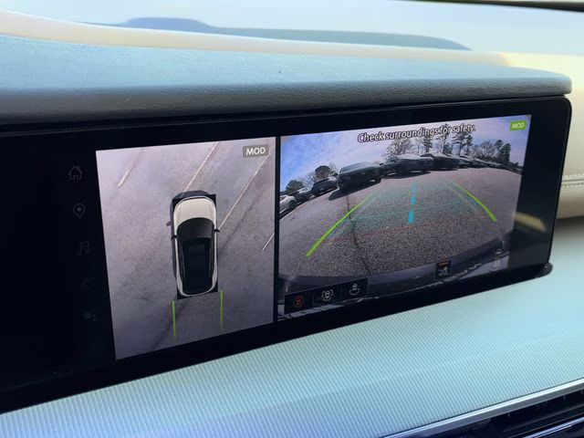 2026 Everest White Pearl/Black Nissan Murano Platinum AWD SUV