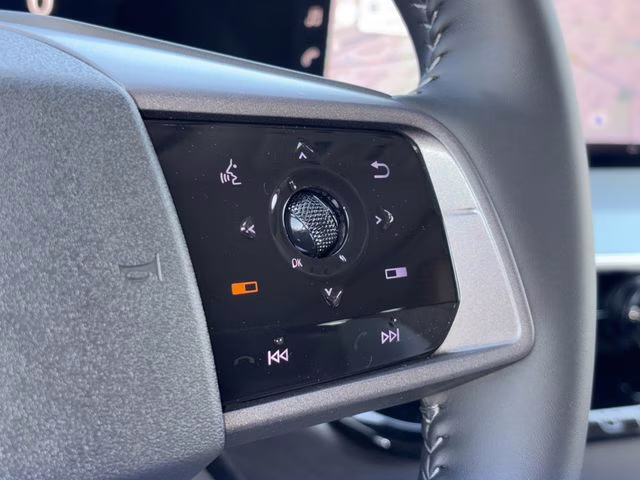 2026 Everest White Pearl/Black Nissan Murano Platinum AWD SUV