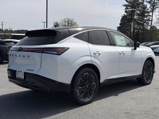 2026 Everest White Pearl/Black Nissan Murano Platinum AWD SUV