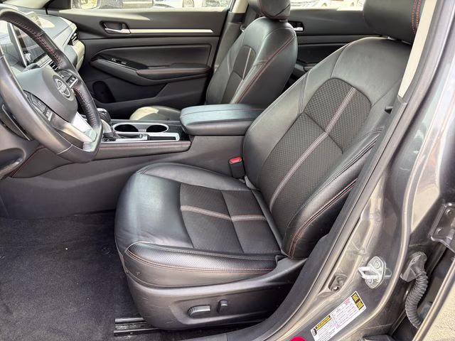 2024 Gun Metallic Nissan Altima 2.5 SR FWD Sedan