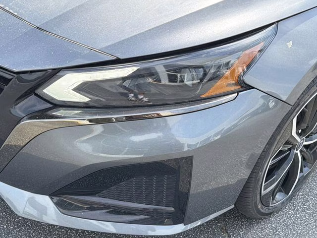 2024 Gun Metallic Nissan Altima 2.5 SR FWD Sedan