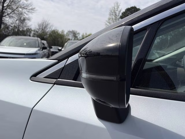 2026 Everest White Pearl/Black Nissan Murano Platinum AWD SUV