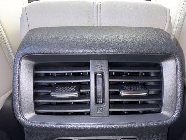 2026 Everest White Pearl/Black Nissan Murano Platinum AWD SUV