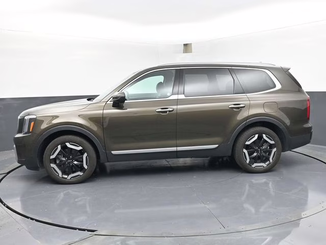 2025 Dark Moss Kia Telluride S FWD SUV