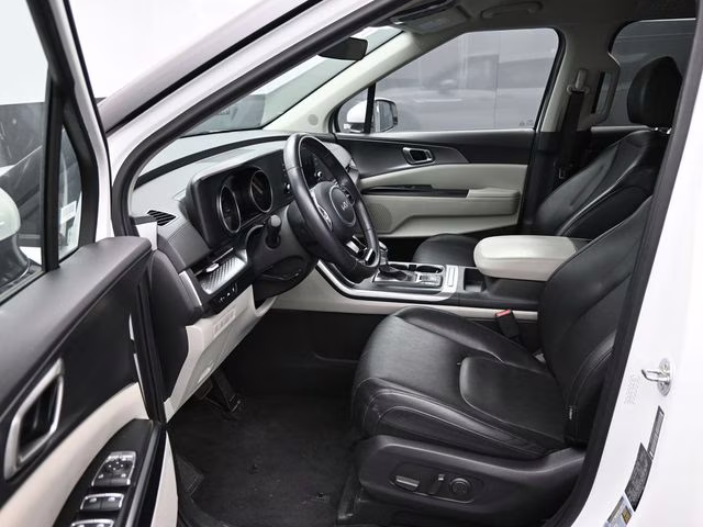 2024 Snow White Pearl Kia Carnival LX FWD Van