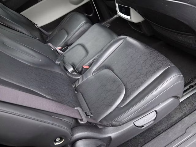 2024 Snow White Pearl Kia Carnival LX FWD Van