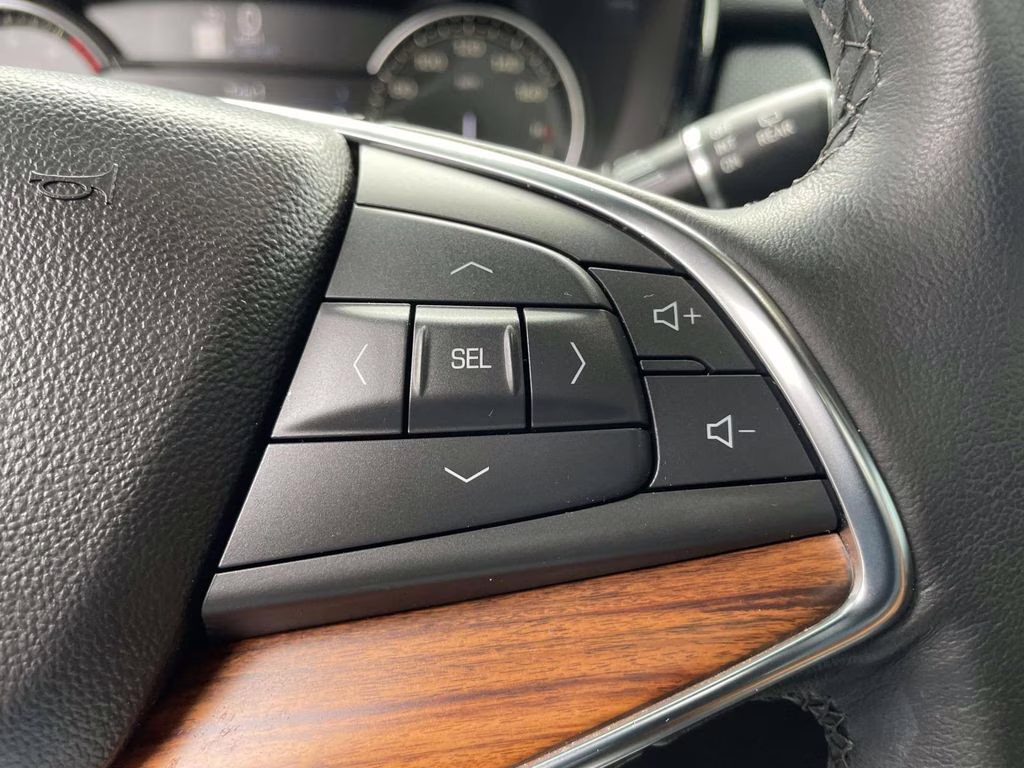 2022 Crystal White Tricoat Cadillac XT5 Premium Luxury FWD SUV