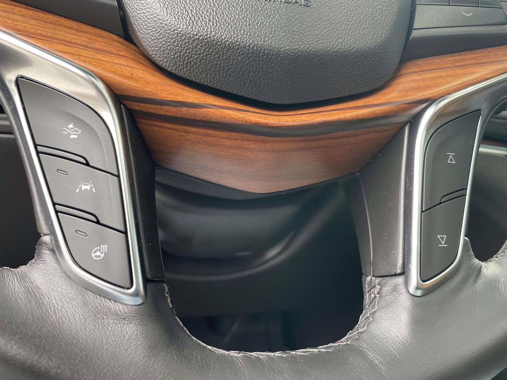 2022 Crystal White Tricoat Cadillac XT5 Premium Luxury FWD SUV