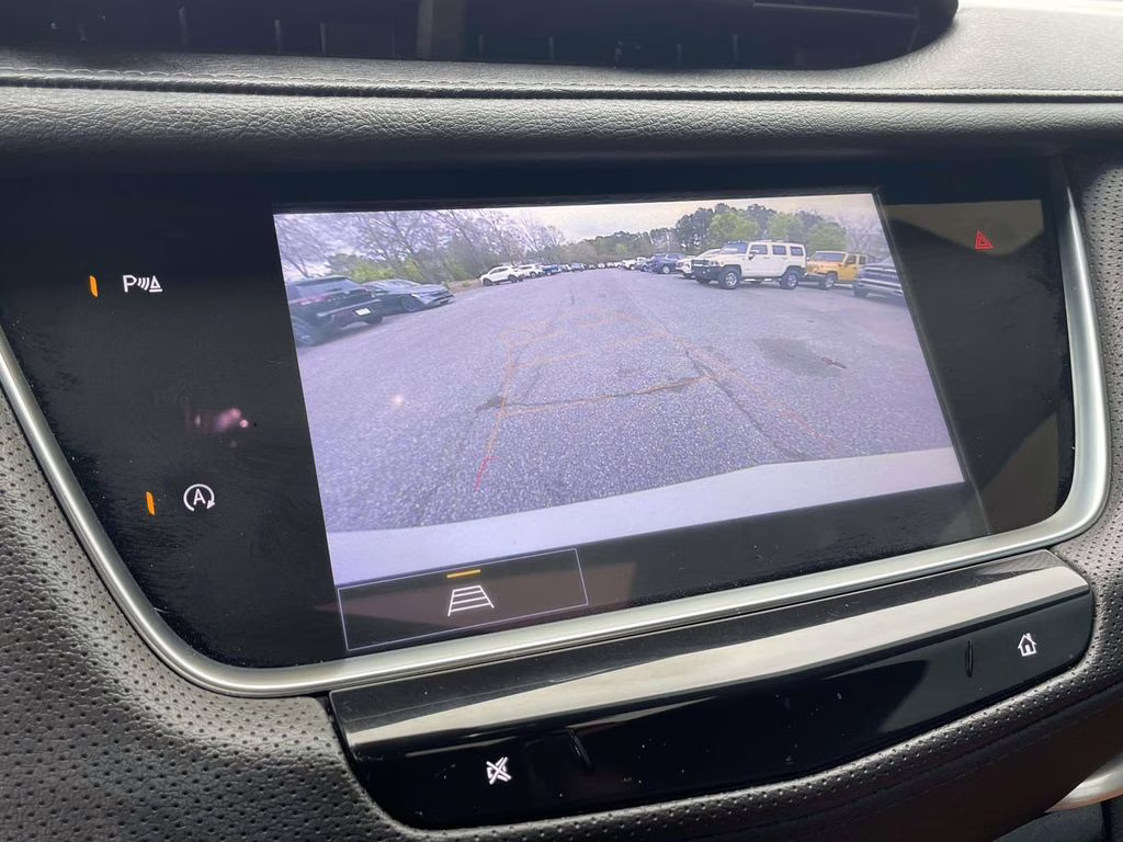 2022 Crystal White Tricoat Cadillac XT5 Premium Luxury FWD SUV