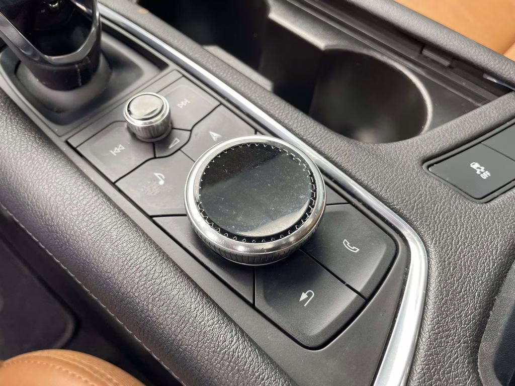 2022 Crystal White Tricoat Cadillac XT5 Premium Luxury FWD SUV