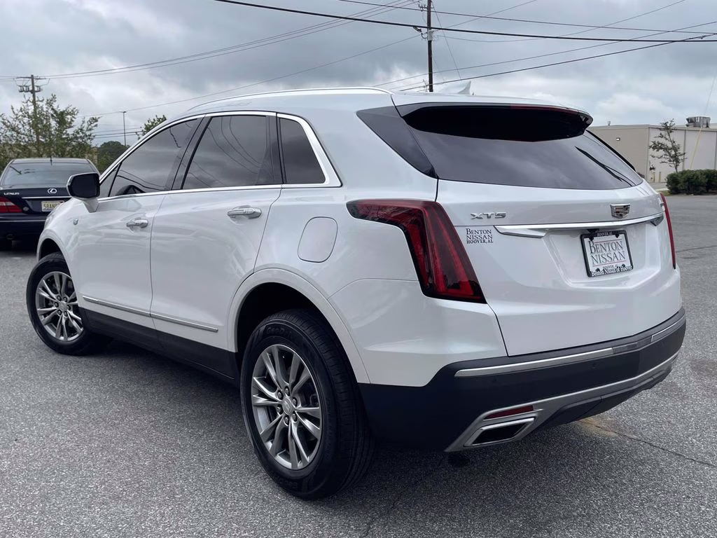 2022 Crystal White Tricoat Cadillac XT5 Premium Luxury FWD SUV