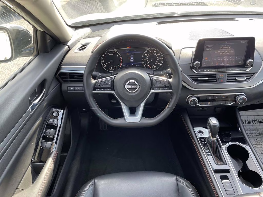 2025 Pearl White Tricoat Nissan Altima 2.5 SR AWD Sedan