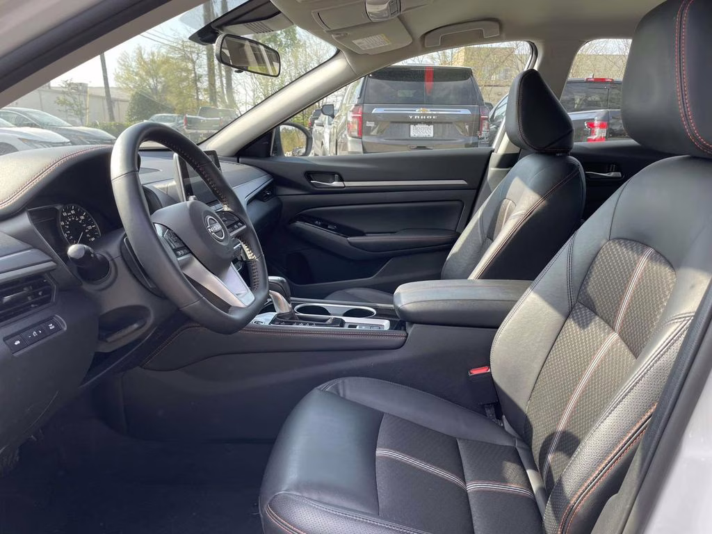 2025 Pearl White Tricoat Nissan Altima 2.5 SR AWD Sedan