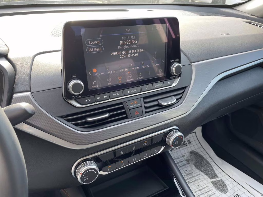 2025 Pearl White Tricoat Nissan Altima 2.5 SR AWD Sedan