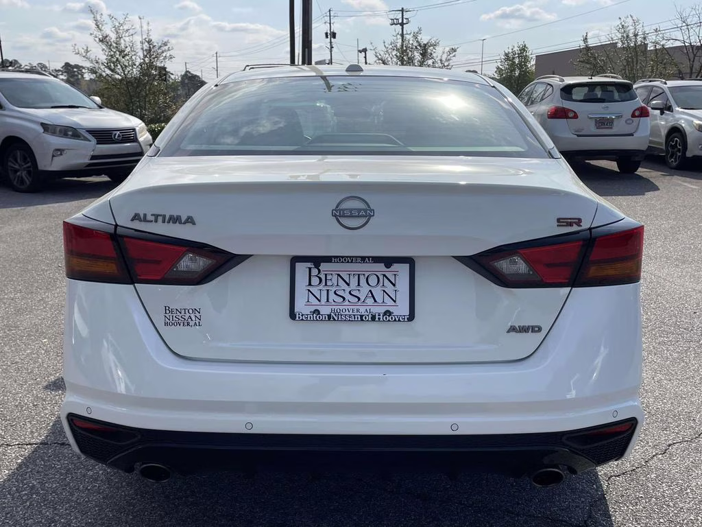 2025 Pearl White Tricoat Nissan Altima 2.5 SR AWD Sedan
