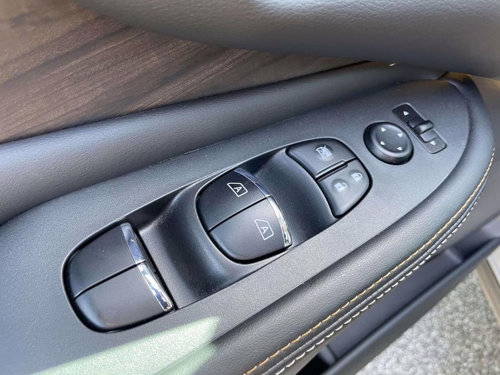 2024 Boulder Gray Pearl Nissan Murano Platinum FWD SUV