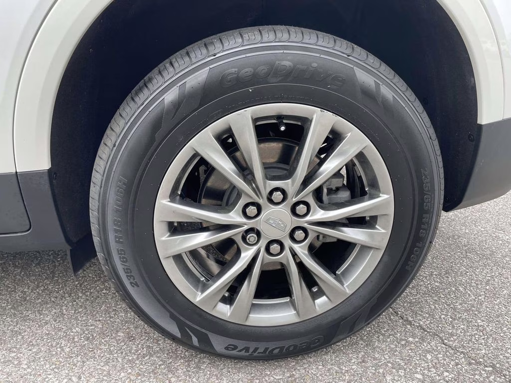 2022 Crystal White Tricoat Cadillac XT5 Premium Luxury FWD SUV