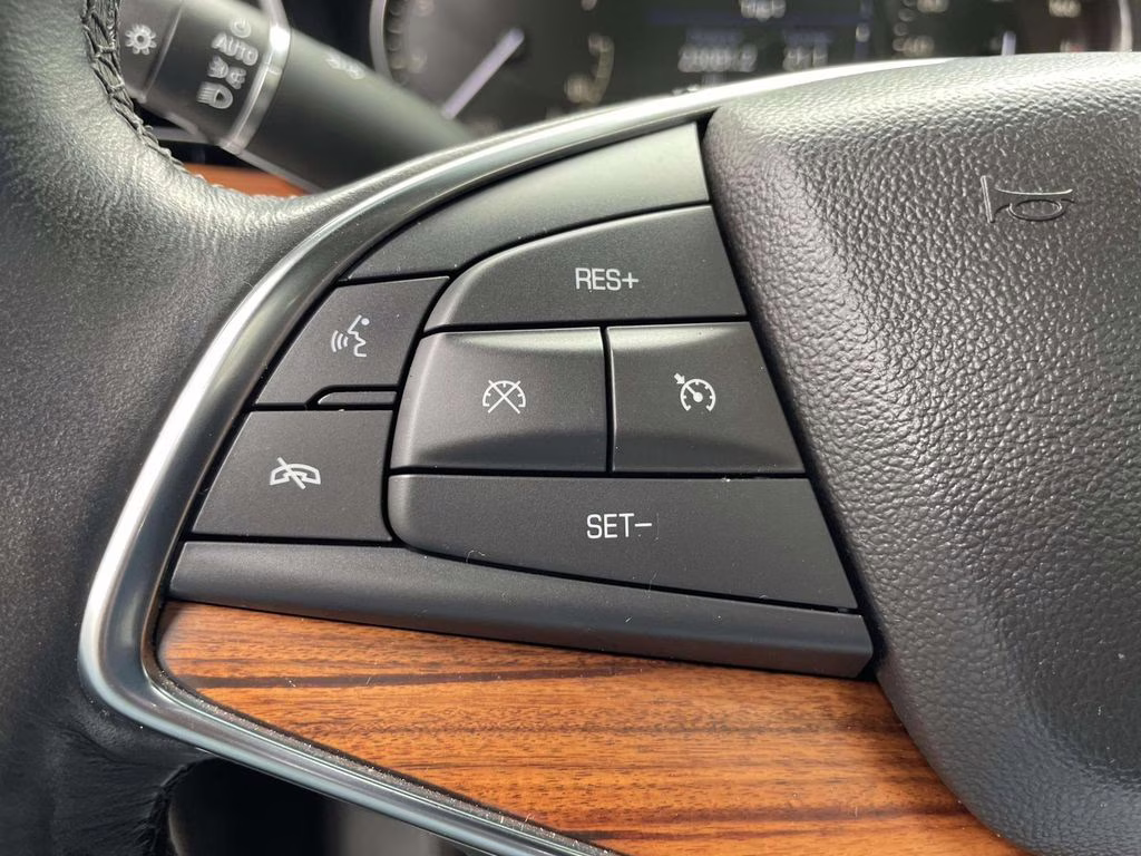 2022 Crystal White Tricoat Cadillac XT5 Premium Luxury FWD SUV