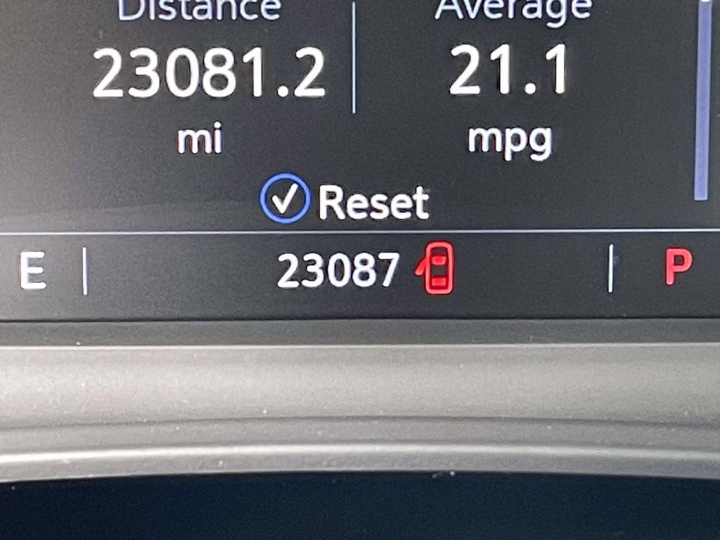 2022 Crystal White Tricoat Cadillac XT5 Premium Luxury FWD SUV