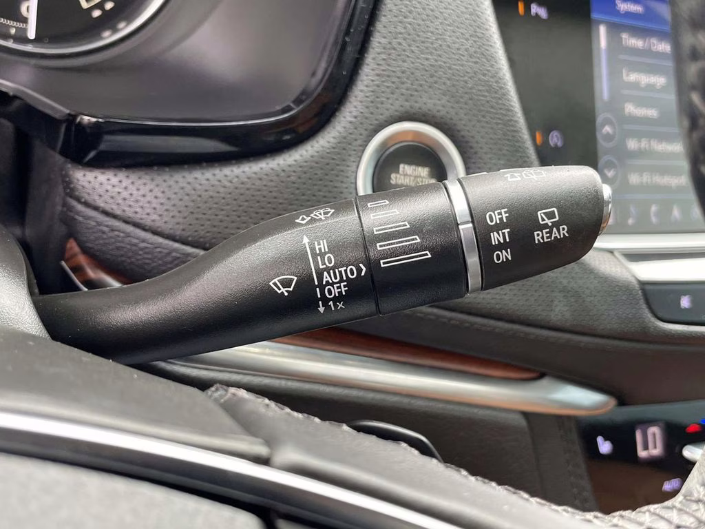 2022 Crystal White Tricoat Cadillac XT5 Premium Luxury FWD SUV